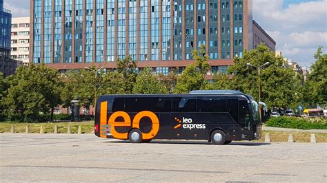 Leo express bus